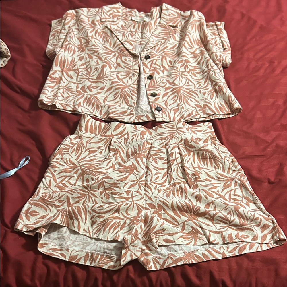 High-Waist Leaf Print Women's Shorts - Cream & Terracotta
